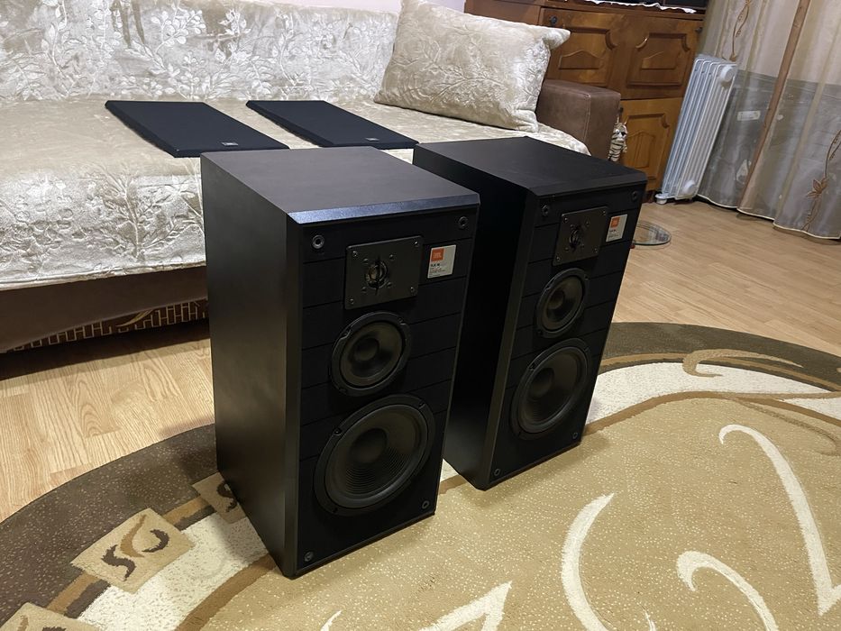 Boxe podea Jbl model Tlx 16