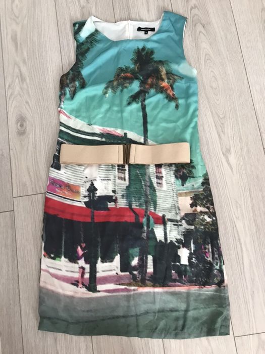 Продам красивое платье 46 размера