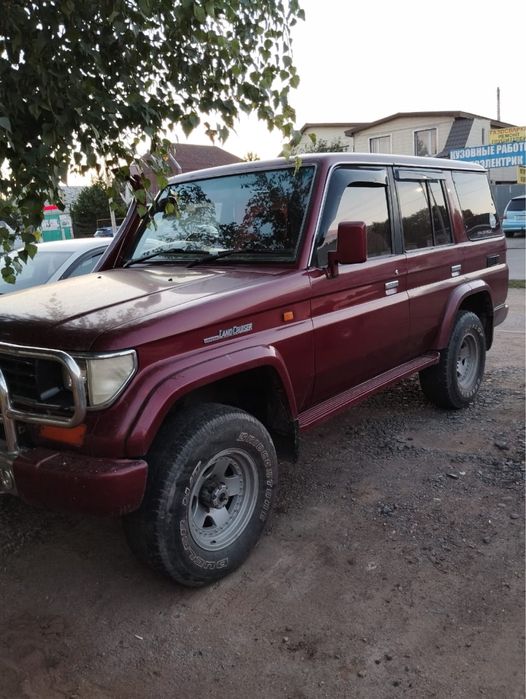 Toyota land cruiser 70