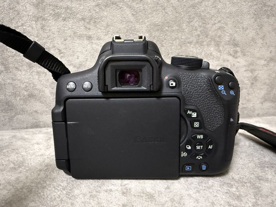 Фотоаппарат Canon EOS 750D