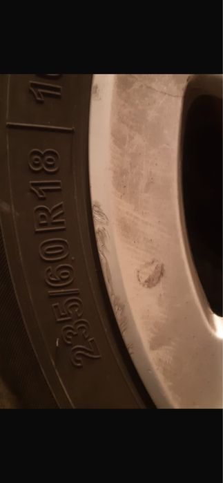 Продам резину с дисками комплект 235/60R18