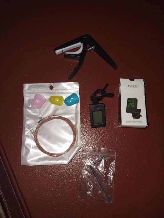 Гитара акустическая