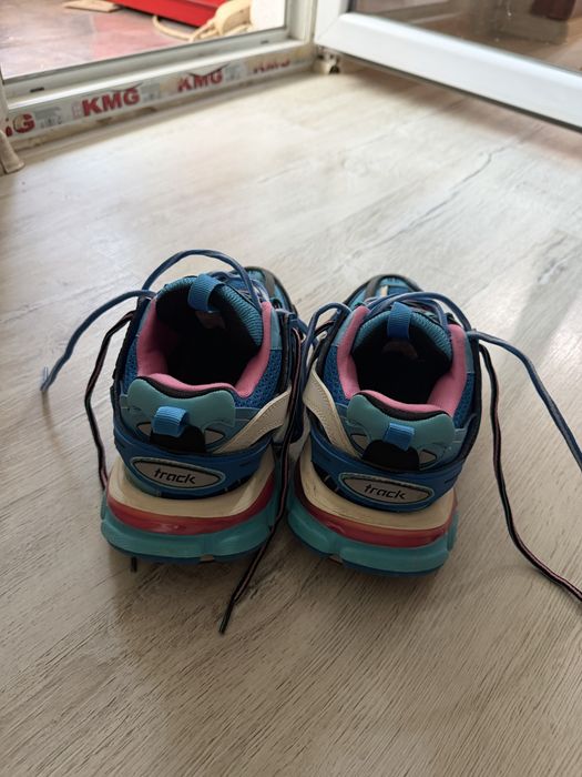 Balenciaga track