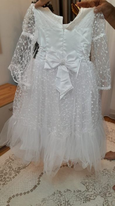 Продам платье для девочки