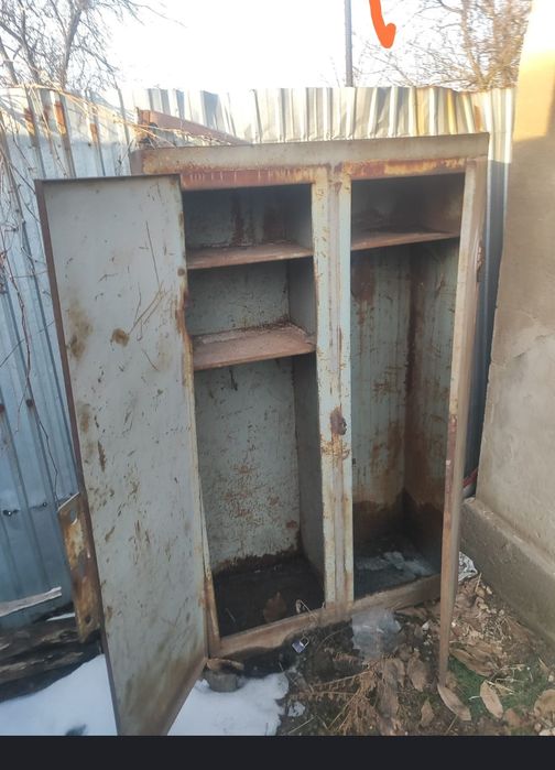 Продам железный сейф