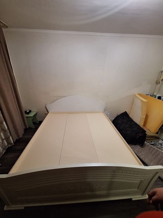 Продается  кровать без матраса