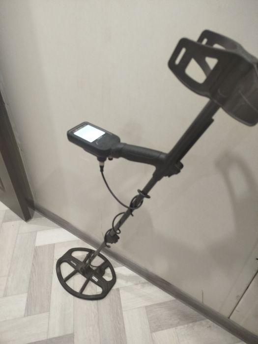 Продам металлоискатель Nokta Legend