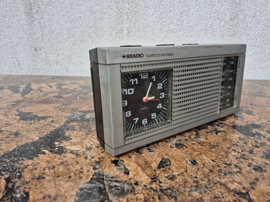 Radio cu ceas  irradio CQR-10 made in Italy