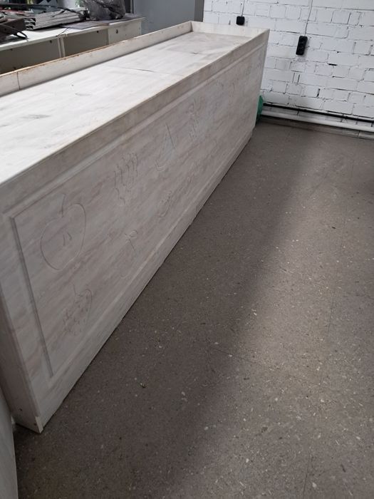 Продам ветрина,столешницы