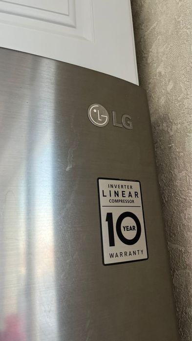 Продам Холодильник LG