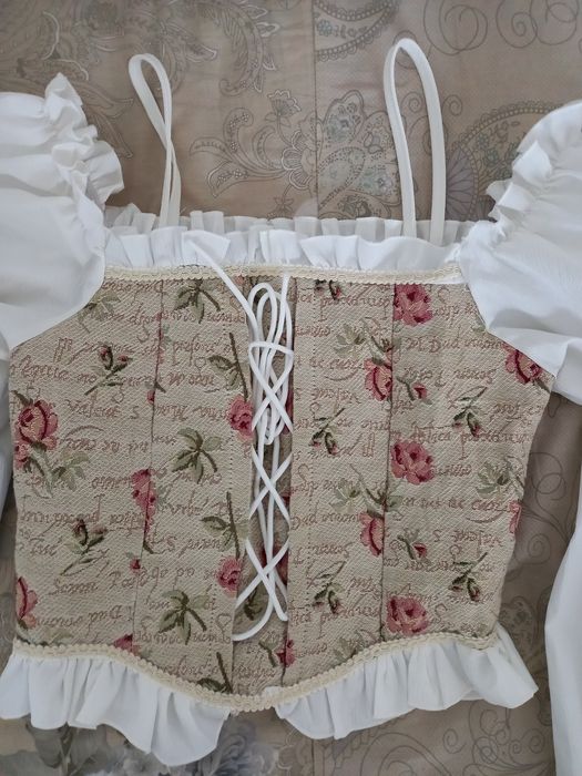 Кофта с корсетом