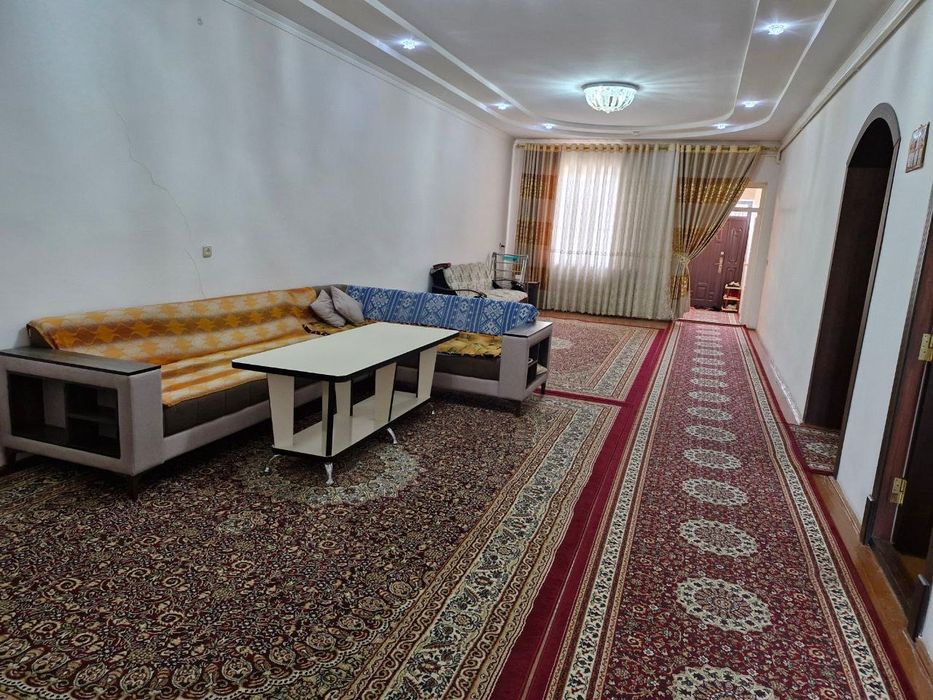 Шовот шахрида яшашга таййор уй сотилади