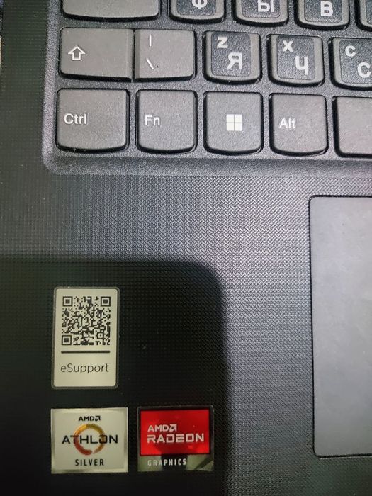 Noutbuk Lenovo V15 G4 AMN srochna sotiladi