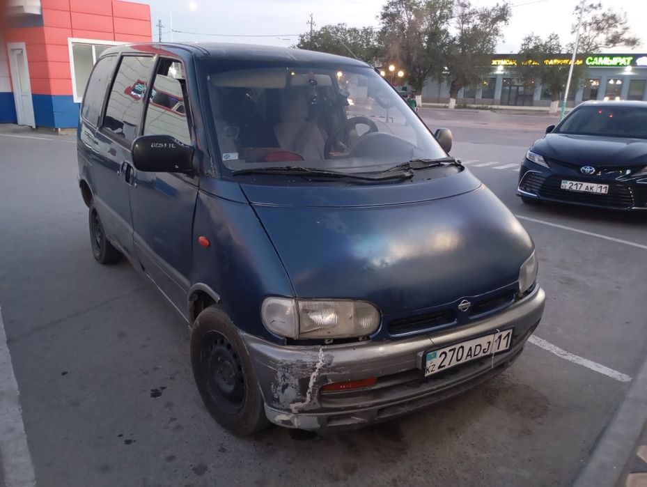 Ниссан Серена с23