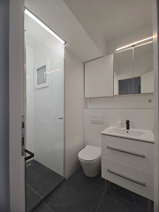 Inchiriez apartament 4 camere, mobilat, complet utilat, ultracentral — fotografia 3