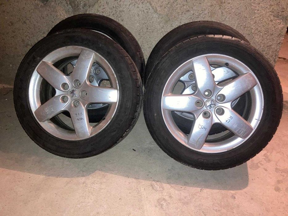 Vând roti de iarna pe 17