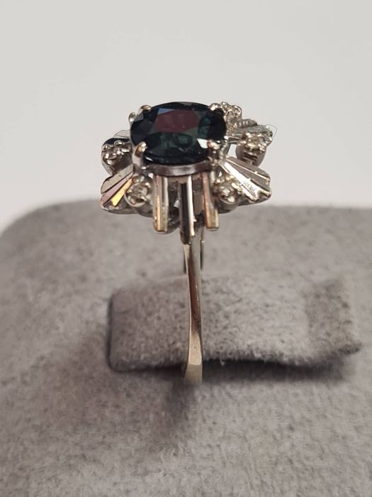 Inel din aur alb 18k, cu safir natural si diamante naturale, IAU828