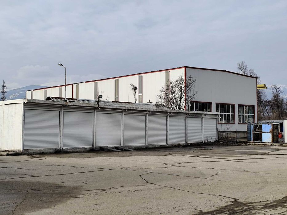 Дава се под наем Склад в София, 7-ми 11-ти километър - 300 кв.м за 1500 € - Снимка #2