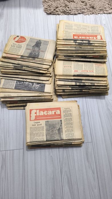 Lot de aproximativ 100 ziare Flacara