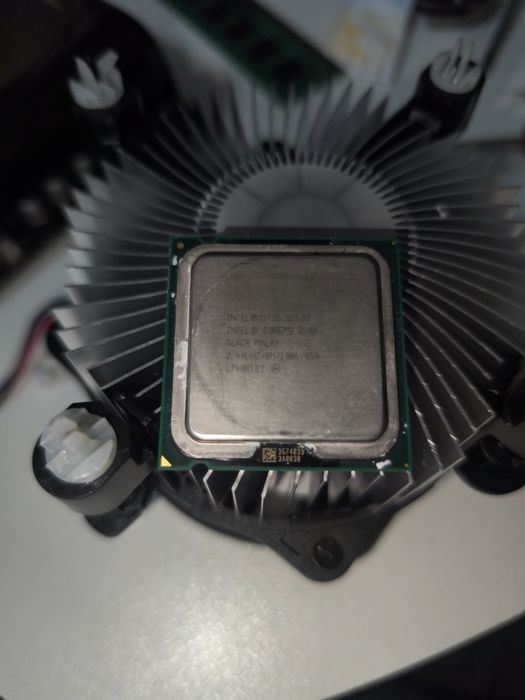 Q6600 (Socket 775)Продам процессор Intel Core 2 Quad Q6600 (Socket 775