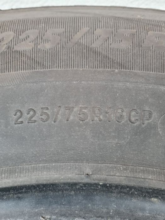 Всесезонни гуми 4 броя за БУС MICHELIN Agilis 225 75 R16 C Ддот 1416