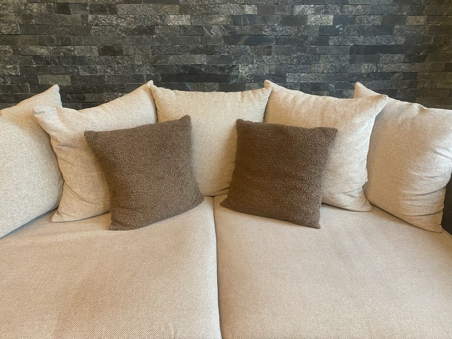 Масивен диван за всекидневна