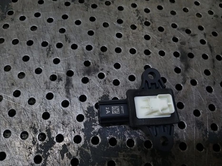 Senzor impact stanga fata ford puma j2k cf7 gn1514c676aa