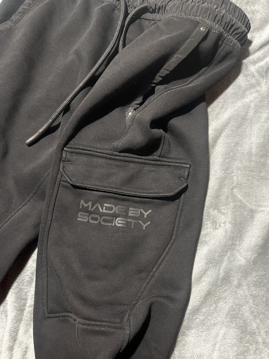 Pantaloni Made By Society