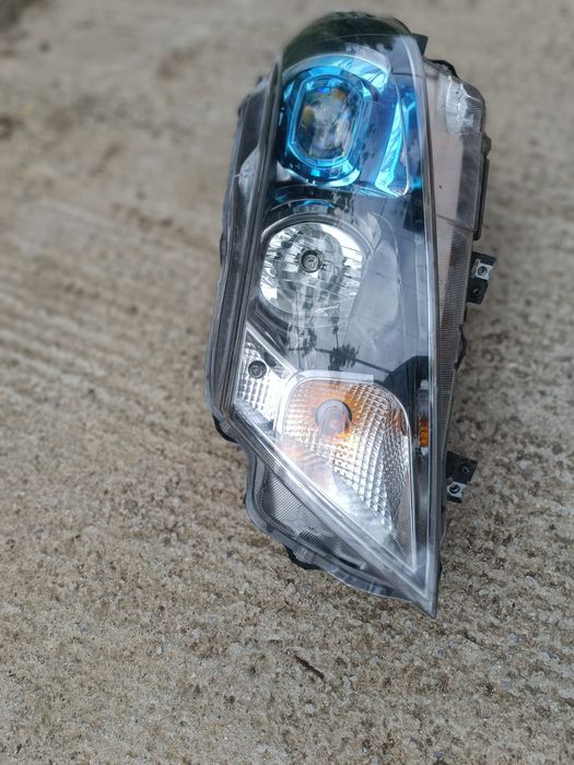 Фар за Сузуки Витара 2019 син ляв