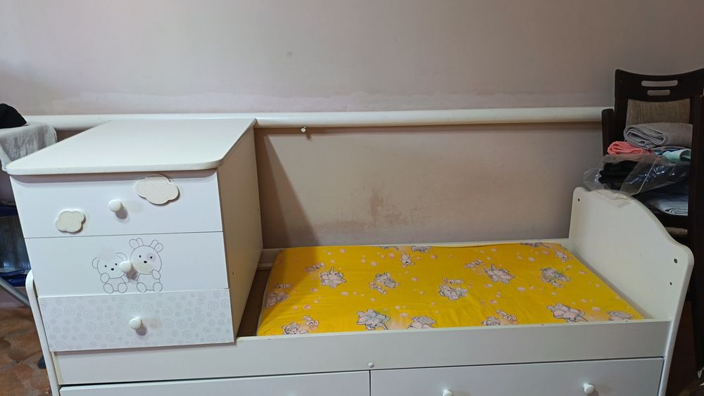 Продам детский кровать с манежем 3/1