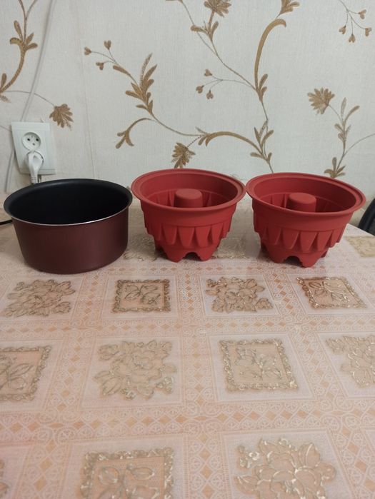 Продам формочки для Пасхи,хлеба.