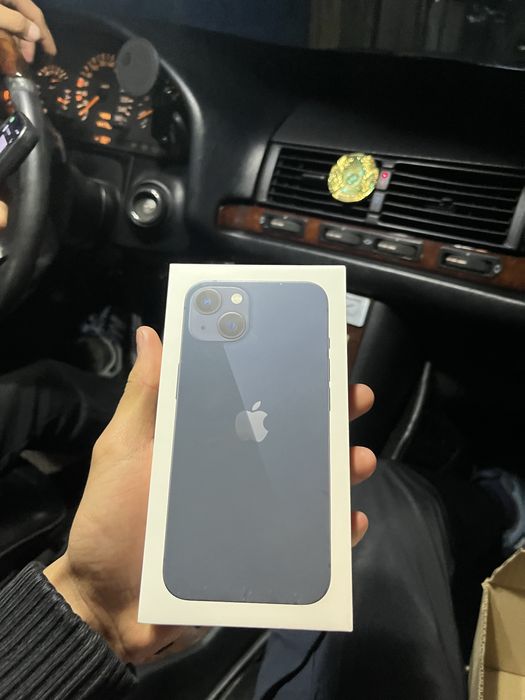 Айфон 13 срочно продаю