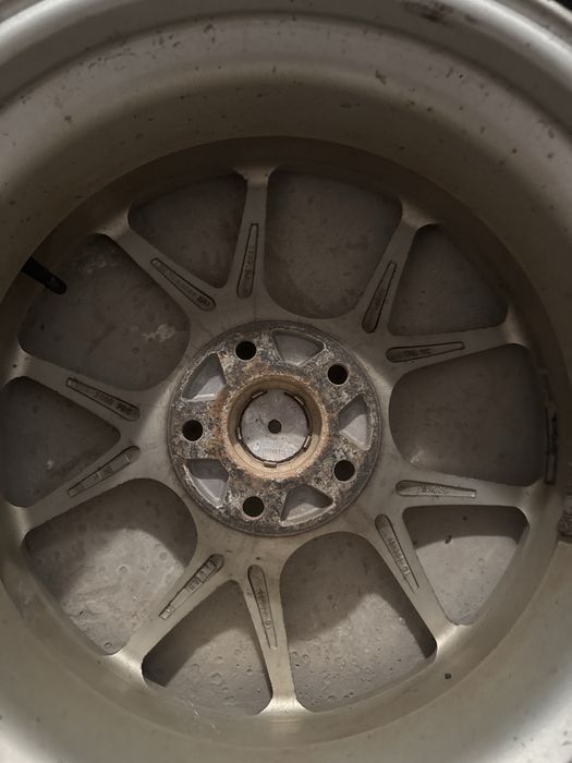 Продам диски с шинами летние