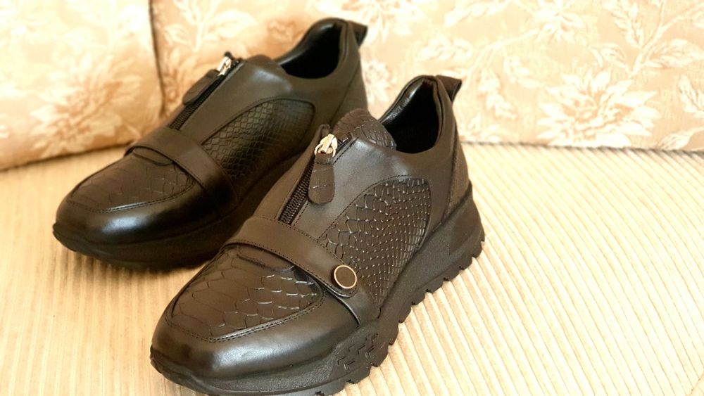 Кроссовки,40размер