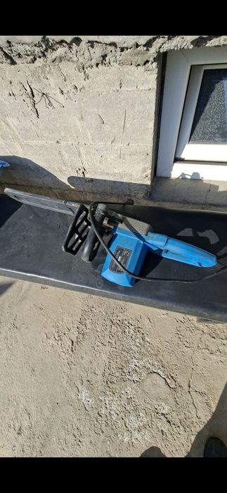 БЕНЗОПИЛА Сотилади кам ишлатилган расми бор