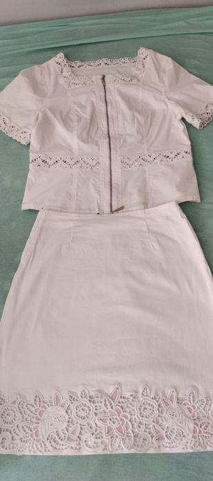 Продам белый костюм