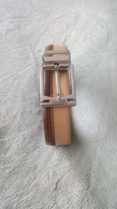 Curea nouă Steilmann, în 2 culori.