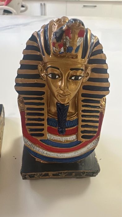 Статуэтки сувениры