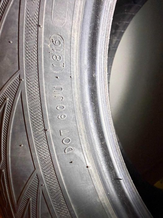 Гуми зимни 215/60/17