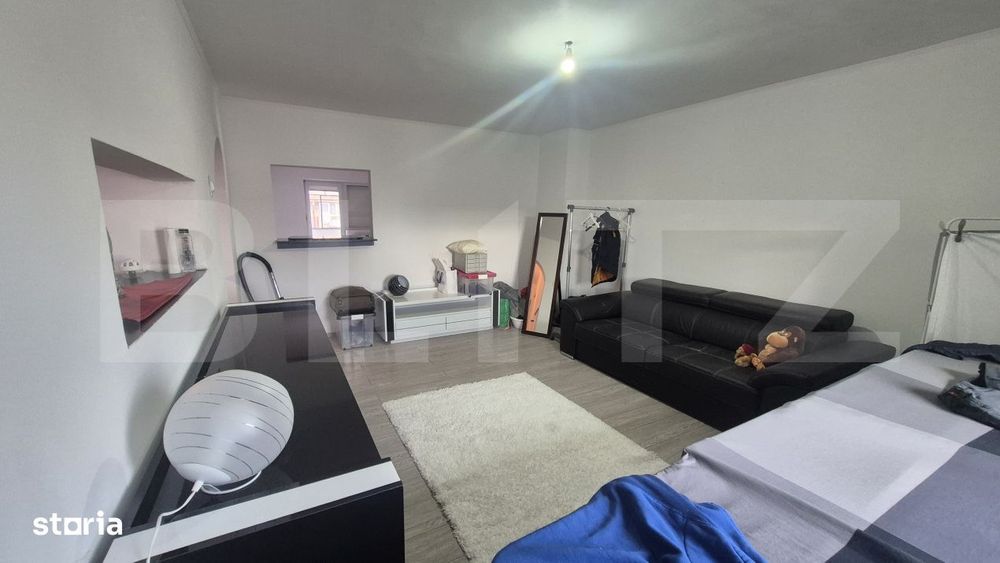 Apartament cu 3 camere de vanzare, 75.77 mp, in Carpati 2