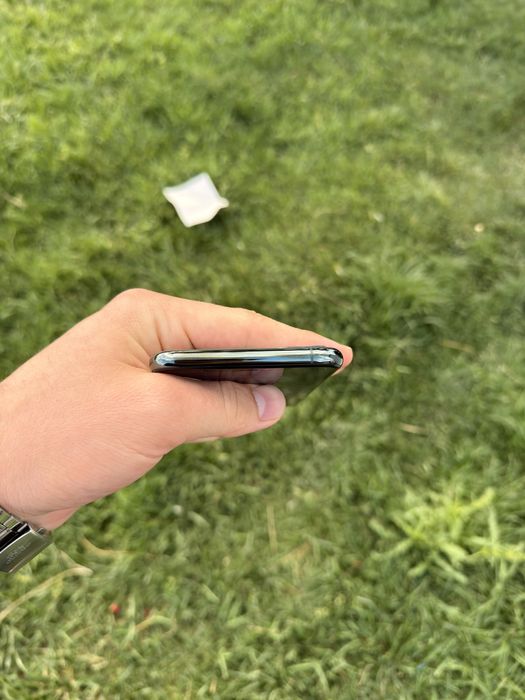 Iphone 11 Pro Max (64) ideal holatda umuman aybi yoq Face ishlidi