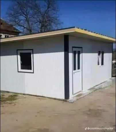 Vând case modulare pe structură metalică învelit cu panouri sandwich