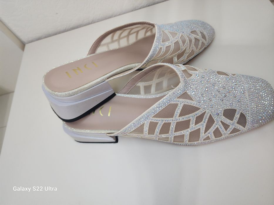 Chiroyli va qulay oyoq kiyimi