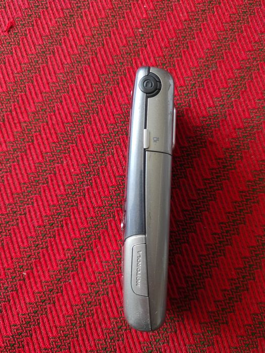 Telefon  Motorola cu taste în perfectă stare de funcționare.