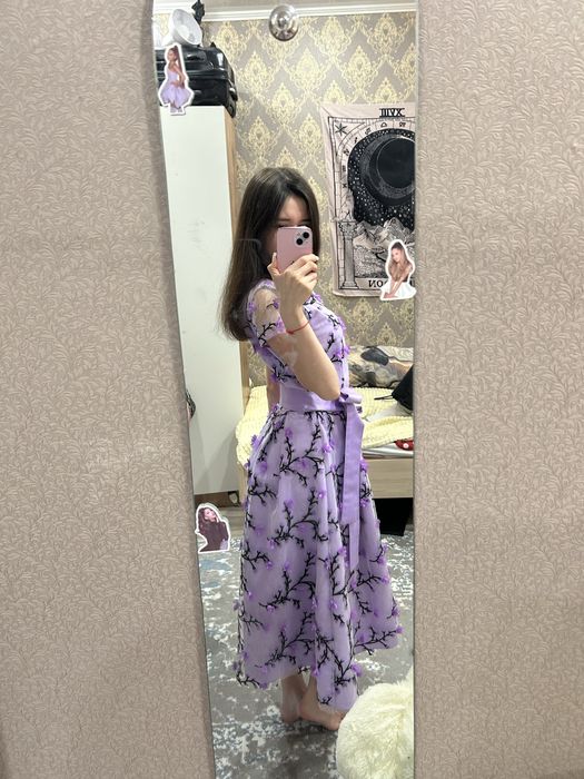 Нежное лавандовое платье