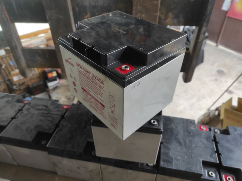 Тягов акумулатор 40ач и много други предложения...