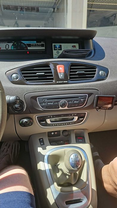 Renault Scénic III Luxe Energy 1.6 dCi 131 CP | Un singur proprietar din 2012 | Istoric complet | 2 carduri | 8 roți
