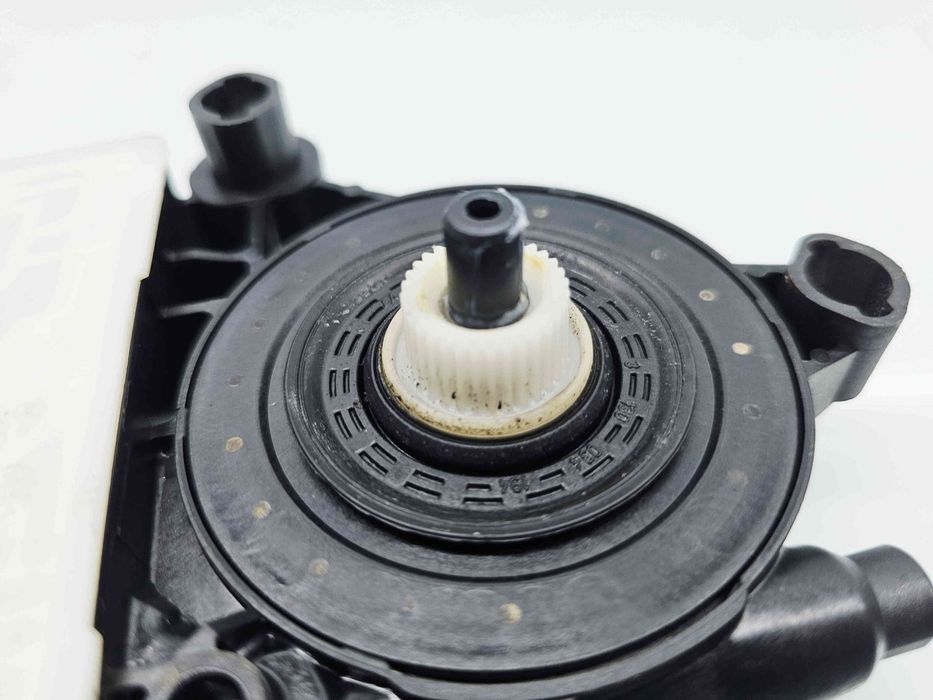 Motoras geam stanga spate Volkswagen Golf 7 (5G) [Fabr 2014-prezent]