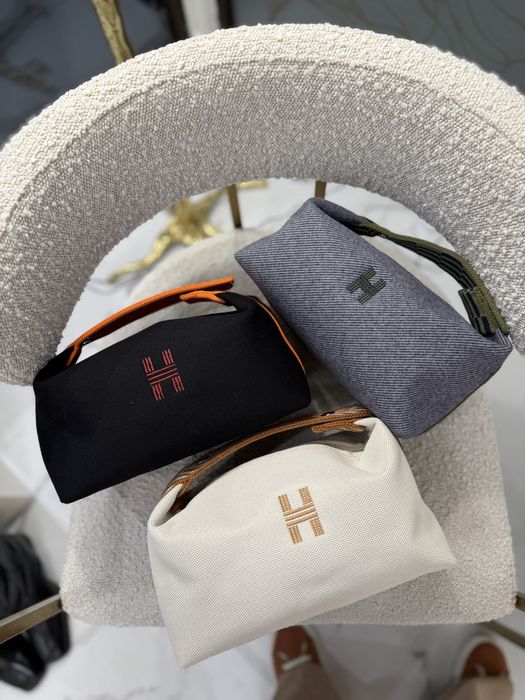 Дамски чанти M*|*u, C*H*A*N*E*L*, C*e*|*j*n*e, Y*9*L