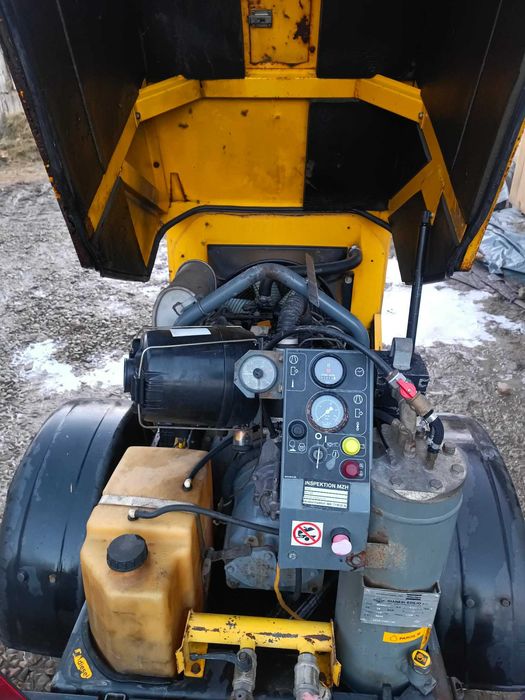 Vând compresor industrial